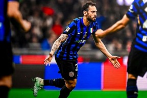 AC米兰训练开放日，关键时刻防线松动引欢呼，德甲在即，训练强度明显提升 -球速网页版