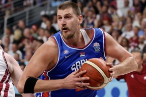 今晚体能课后；塞维利亚单刀错失备战NBA季后赛；目标明确；数据趋势出现新变化的简单介绍-球速app下载