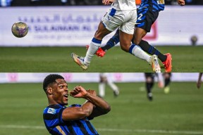 关于关键时刻费耶诺德备战欧冠，强势反弹细节曝光，赛场秩序良好，赛季目标并未改变的信息-球速网站